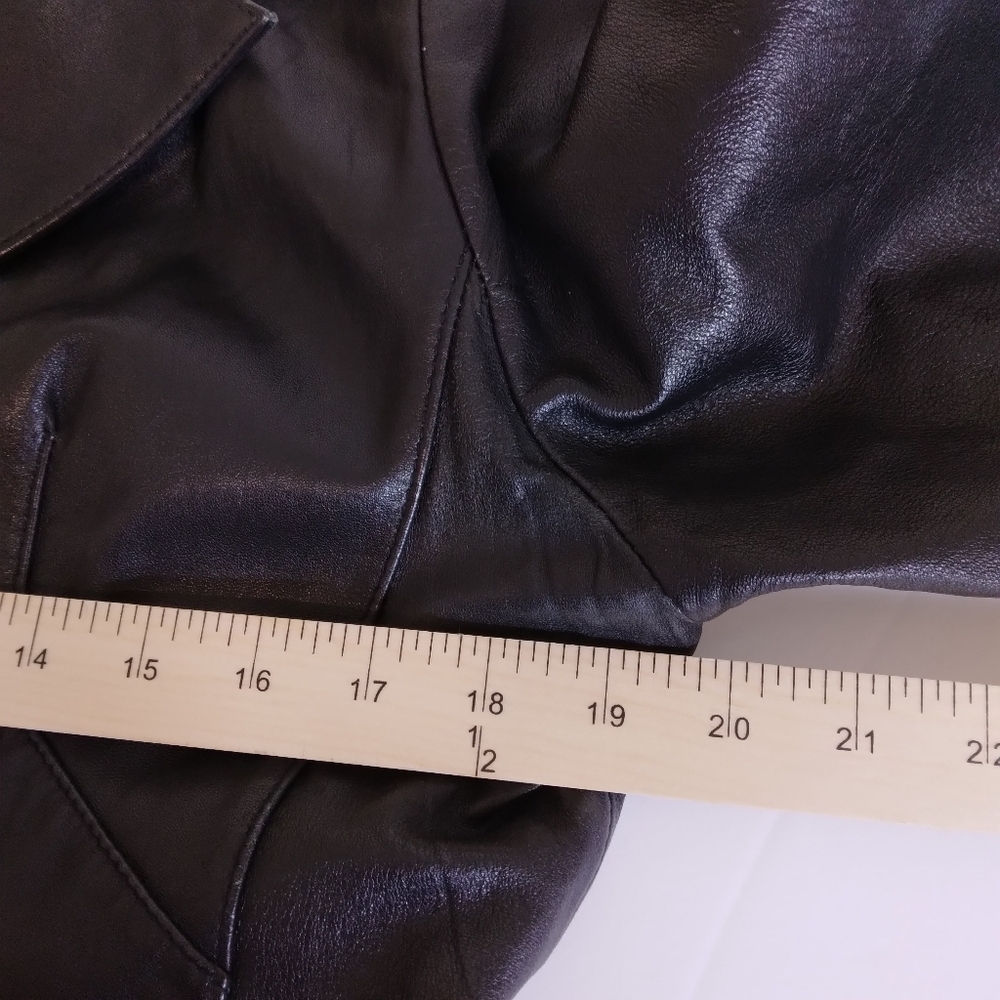 Size M Wilsons Leather Women's Coat Soft Black Collared Button Front - Picture 7 of 10